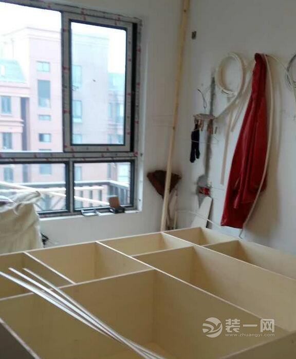 上海装修公司中星海上名豪苑三房装修 泥木施工过程